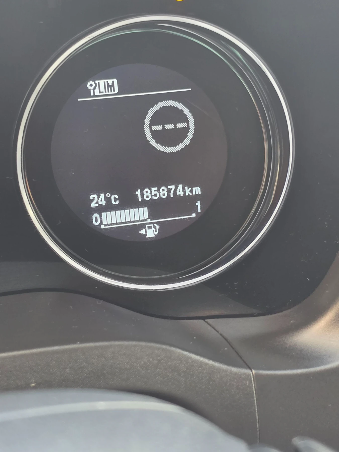 Honda Hr-v 1.5 Vtec , снимка 8 - Автомобили и джипове - 56153241