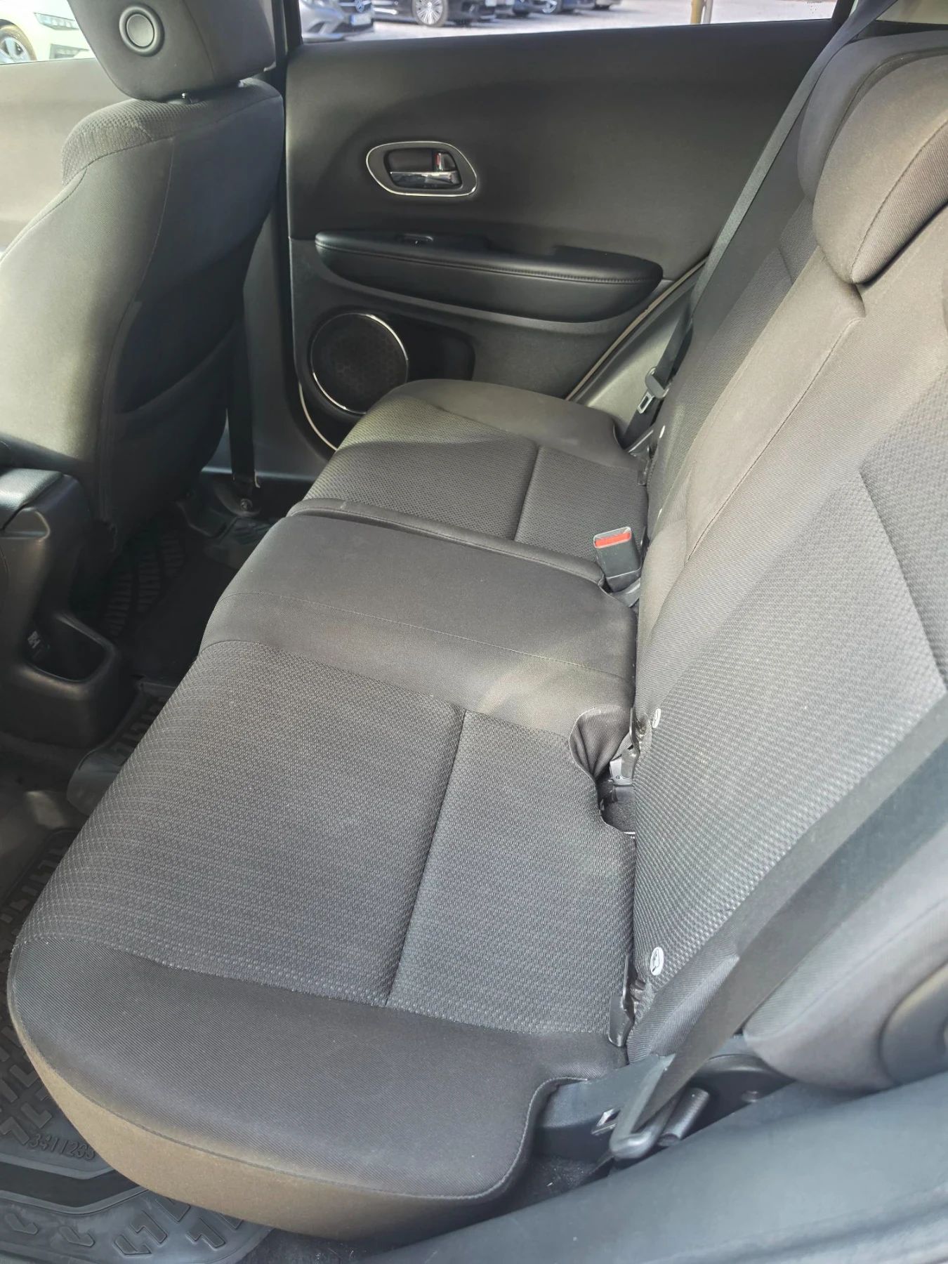 Honda Hr-v 1.5 Vtec , снимка 7 - Автомобили и джипове - 56153241