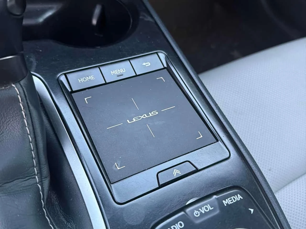 Lexus UX * 250h CVT * CARFAX * ����� �� ����������� | Mobile.bg � ����������� 15