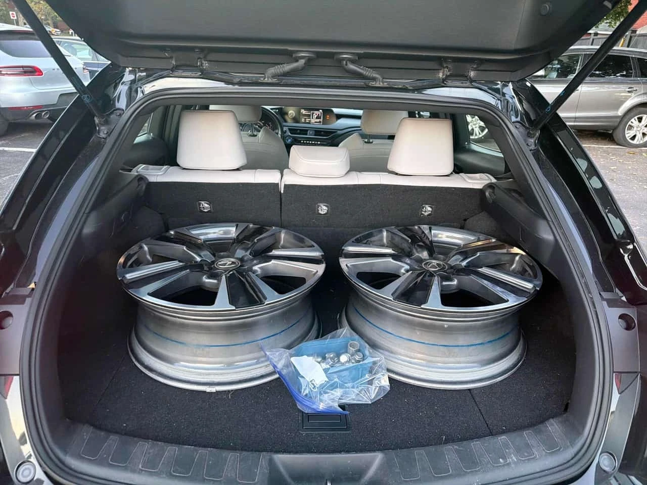 Lexus UX * 250h CVT * CARFAX * ����� �� ����������� | Mobile.bg � ����������� 9