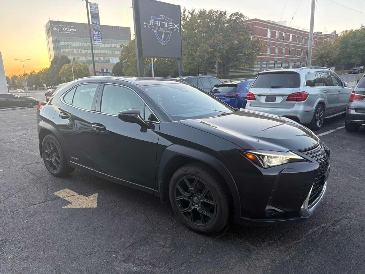 Lexus UX * 250h CVT * CARFAX * ����� �� ����������� | Mobile.bg � ����������� 2