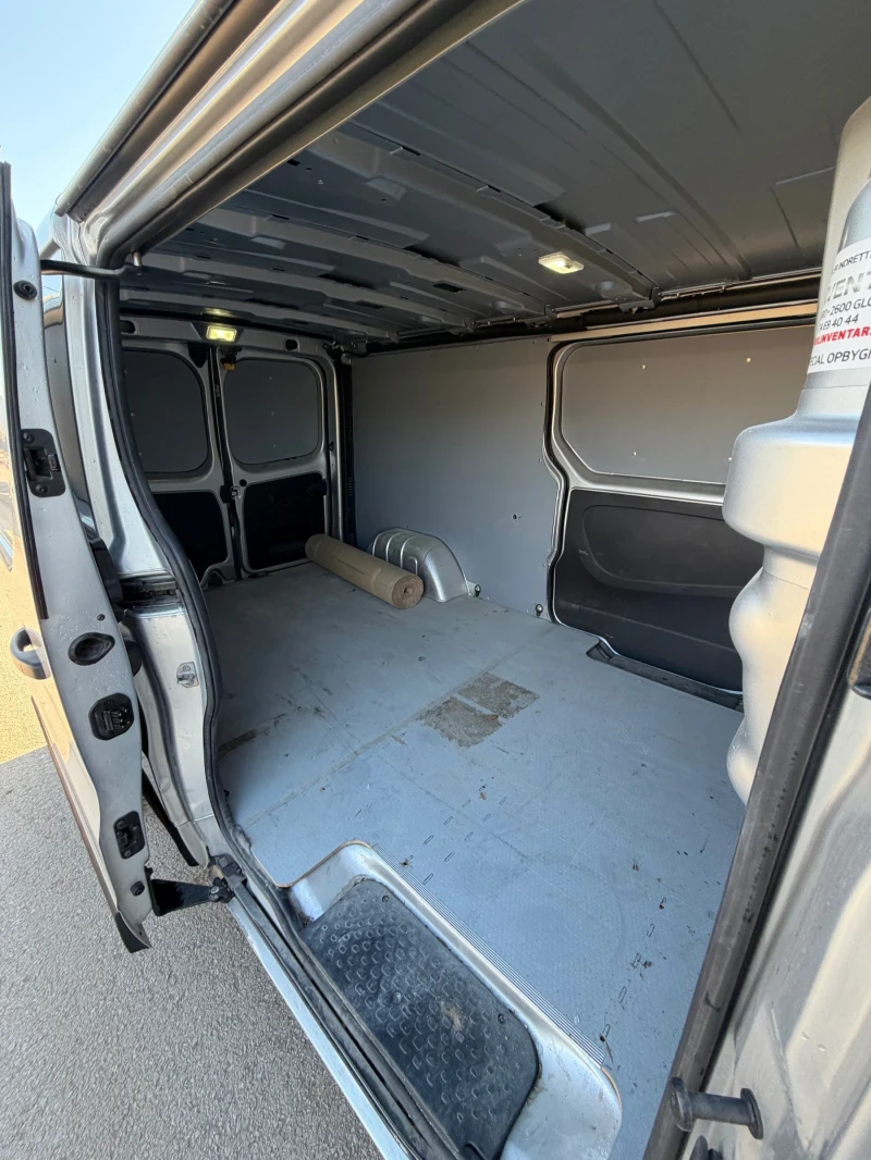 Renault Trafic L2H1, снимка 10 - Бусове и автобуси - 53260365