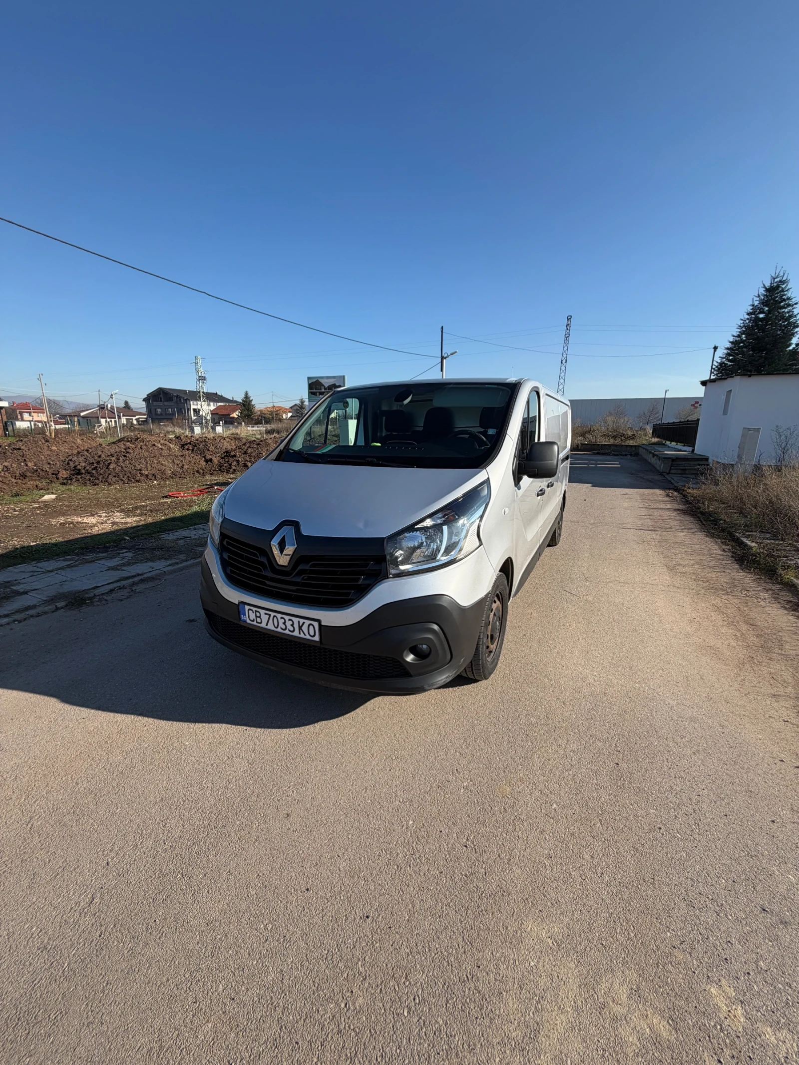Renault Trafic L2H1 - изображение 2