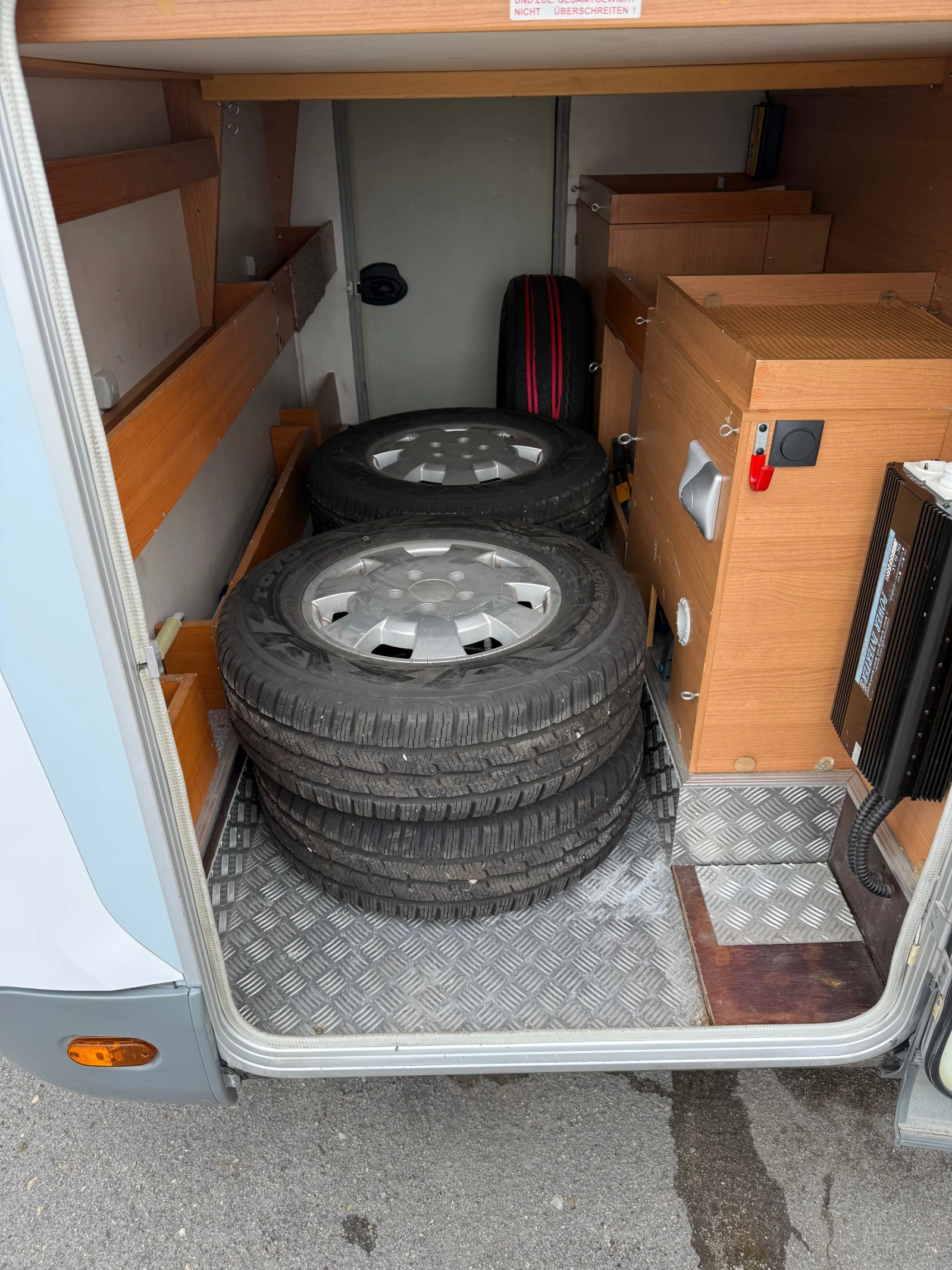 Кемпер Knaus Sport TI2, снимка 17 - Каравани и кемпери - 53903615