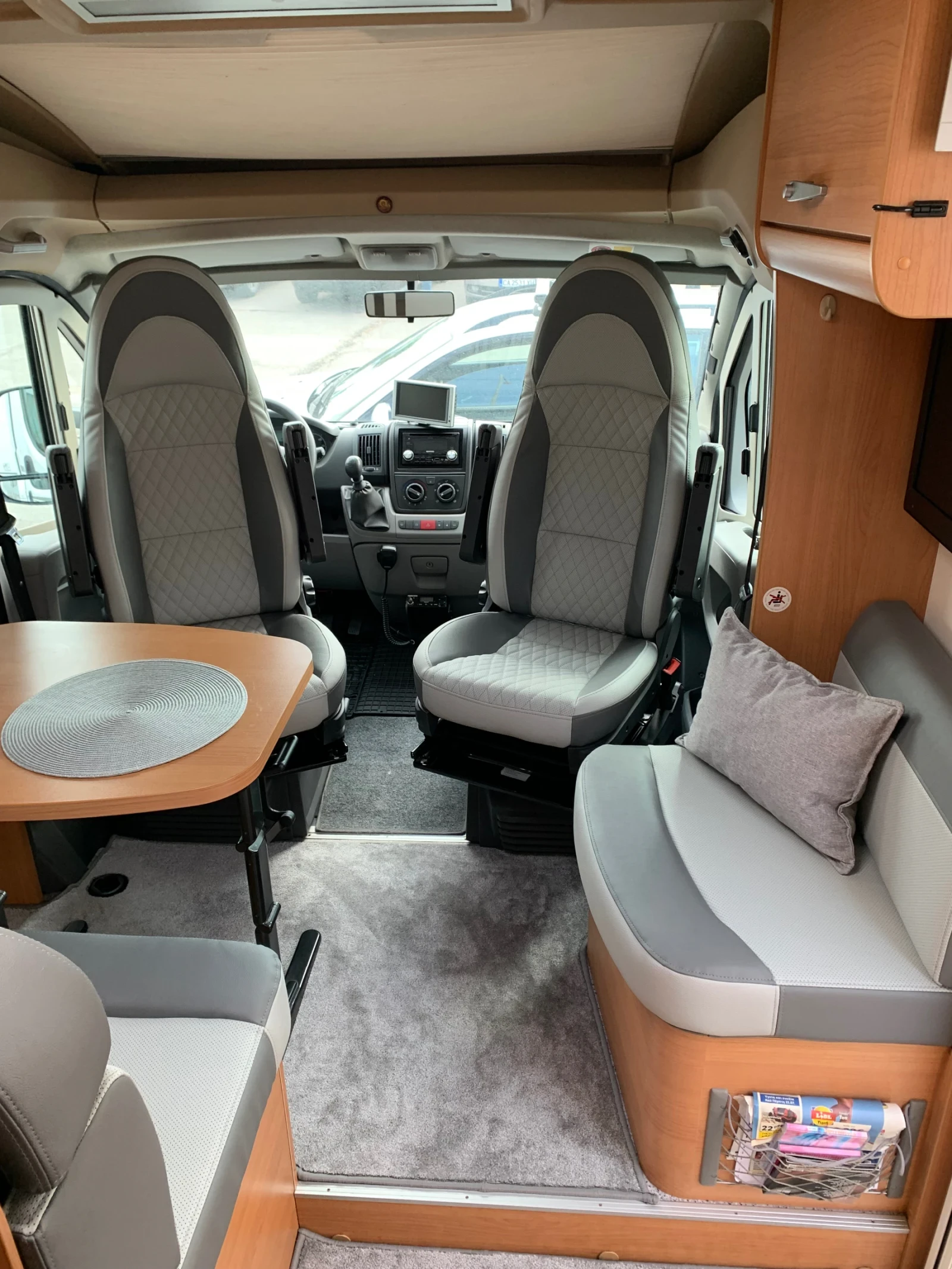 Кемпер Knaus Sport TI2, снимка 8 - Каравани и кемпери - 53903615