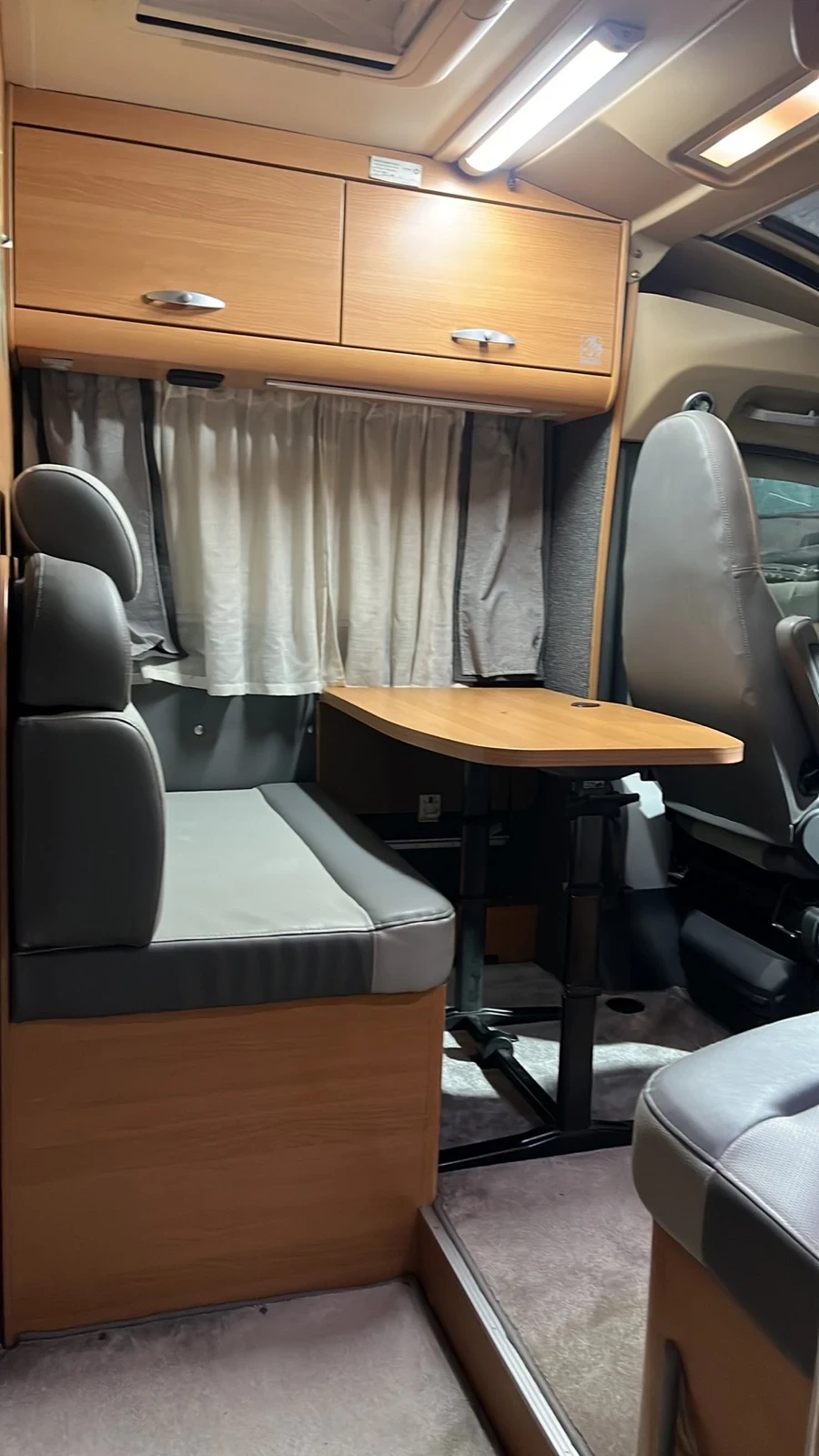 Кемпер Knaus Sport TI2, снимка 5 - Каравани и кемпери - 53903615