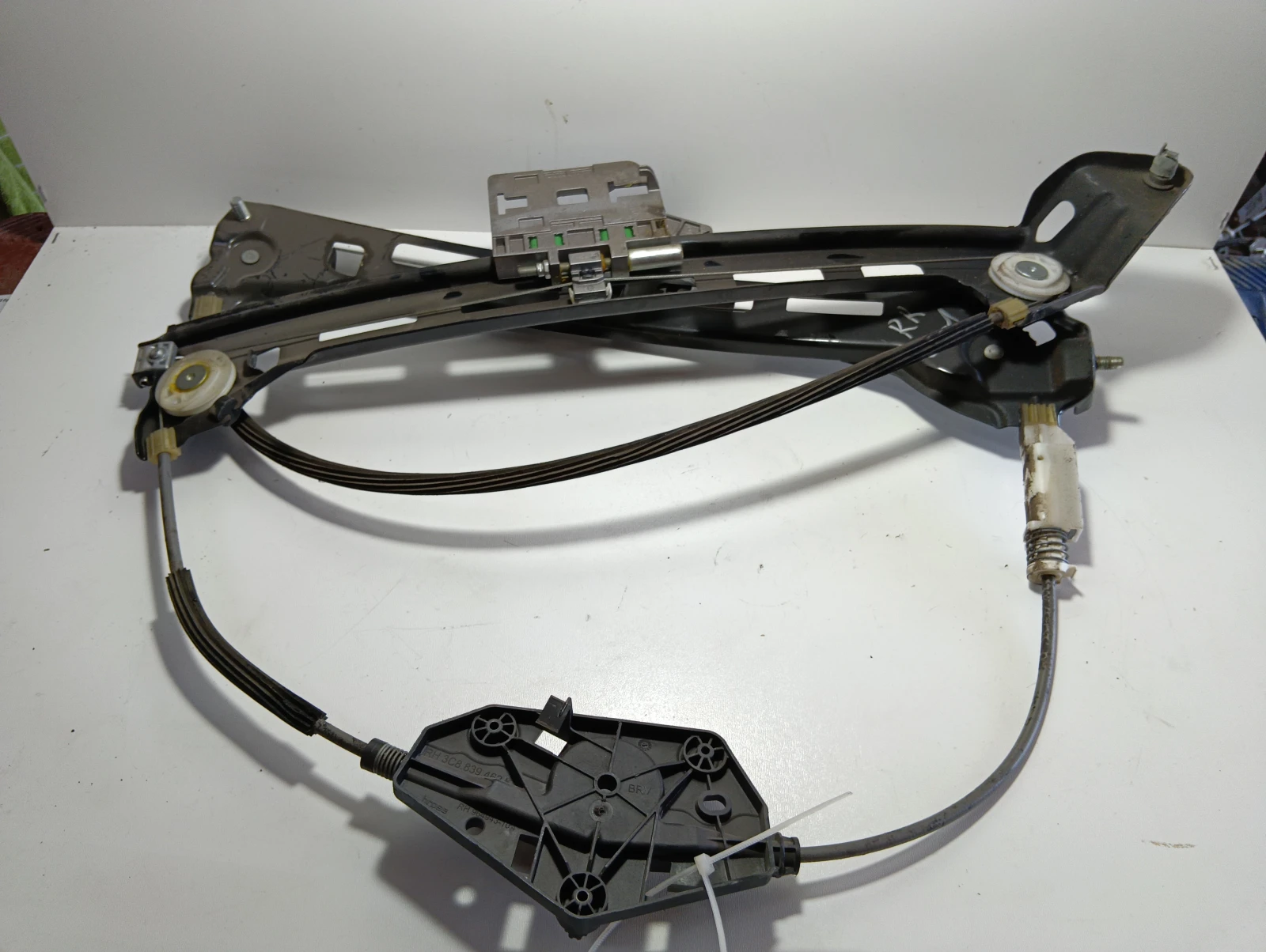 стъклоповдигач заден десен 3C8839462K VW Passat CC
