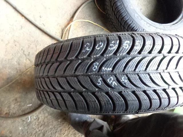 Гуми Зимни 205/65R15, снимка 5 - Гуми и джанти - 17879687