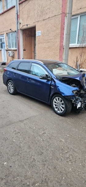 Toyota Auris 1.8, снимка 2