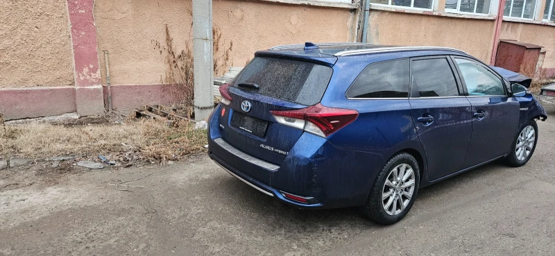 Toyota Auris 1.8, снимка 4 - Автомобили и джипове - 48820861