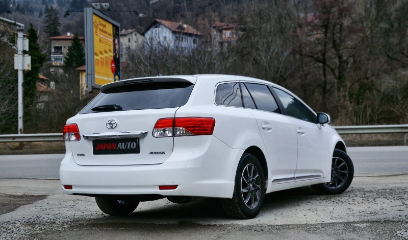 Toyota Avensis 1.8i 147HP С ГАРАНЦИЯ! , снимка 3 - Автомобили и джипове - 49313821