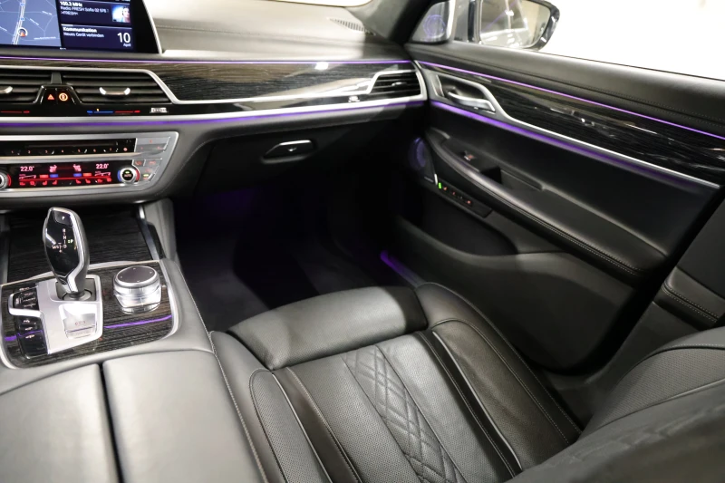 BMW 750 i Long xDrive M-Paket Individual, снимка 11 - Автомобили и джипове - 51215614