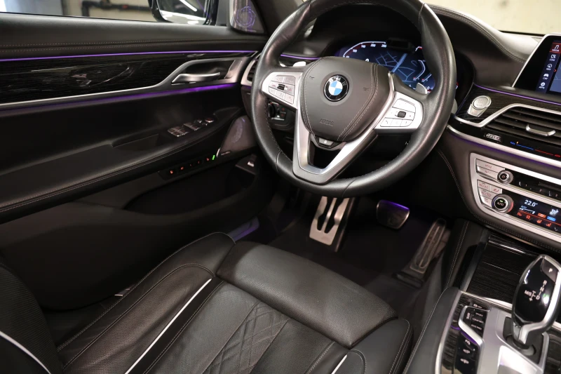 BMW 750 i Long xDrive M-Paket Individual, снимка 9 - Автомобили и джипове - 51215614