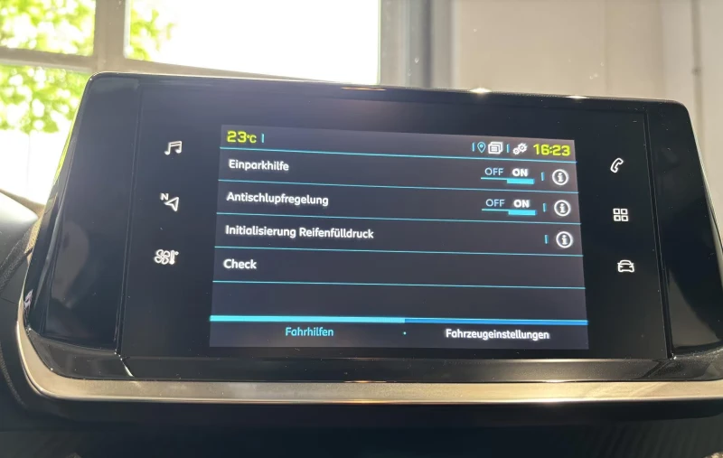 Peugeot 2008 ACTIVE/136HP/NAVI/CAM/KEYLESS/VCONTROL/LED/609fpr, снимка 13 - Автомобили и джипове - 51406953