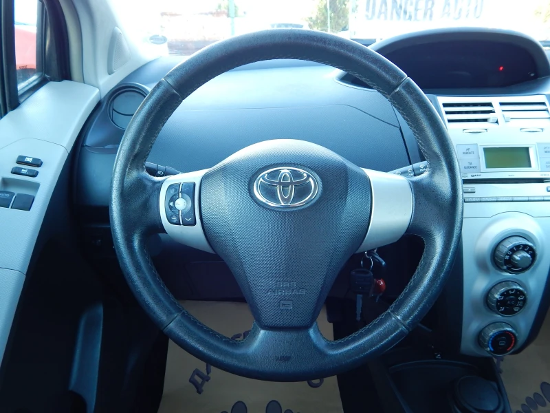 Toyota Yaris 1.4D4D* АВТОМАТИК* , снимка 13 - Автомобили и джипове - 51618038