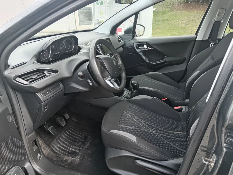 Peugeot 208 1.4i-95hp., снимка 13 - Автомобили и джипове - 51920265