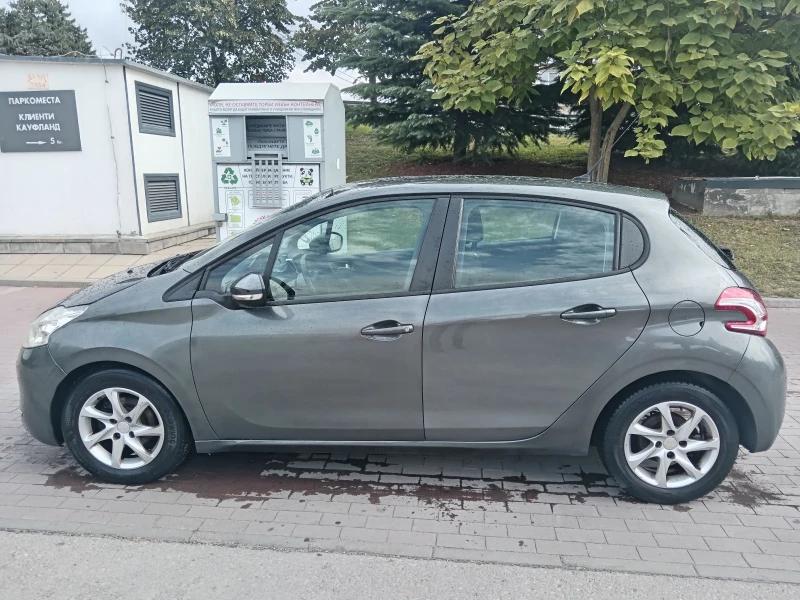 Peugeot 208 1.4i-95hp., снимка 7 - Автомобили и джипове - 51920265