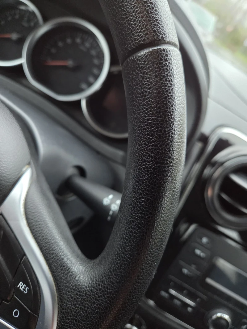 Dacia Lodgy 1.6 Фабрична газ, снимка 6 - Автомобили и джипове - 52698361