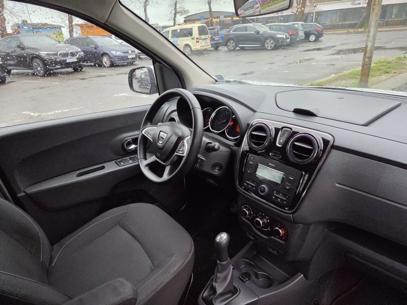 Dacia Lodgy 1.6 Фабрична газ, снимка 14 - Автомобили и джипове - 52698361
