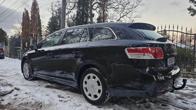 Toyota Avensis 1.8, снимка 4 - Автомобили и джипове - 52931553