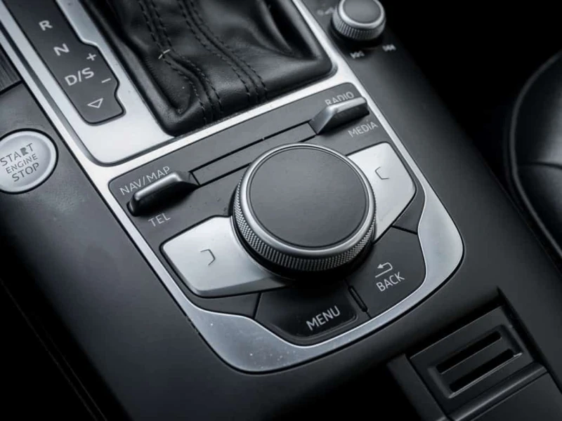 Audi A3 * АВТО КРЕДИТ* ЦЕНА ДО БГ * СЕРВИЗНА ИСТОРИЯ * , снимка 14 - Автомобили и джипове - 53592232