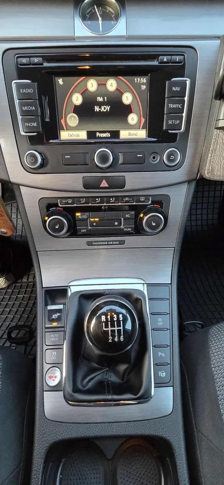 VW Passat 2.0TDI, снимка 10 - Автомобили и джипове - 53738176