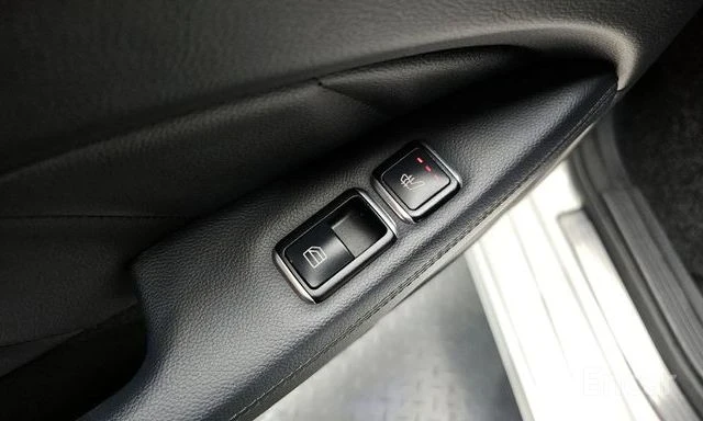 Mercedes-Benz CLS 350 BlueEfficiency | ЗАДНА КАМЕРА| ОБДУХВАНЕ| ШИБЕДАХ|, снимка 16 - Автомобили и джипове - 54002112