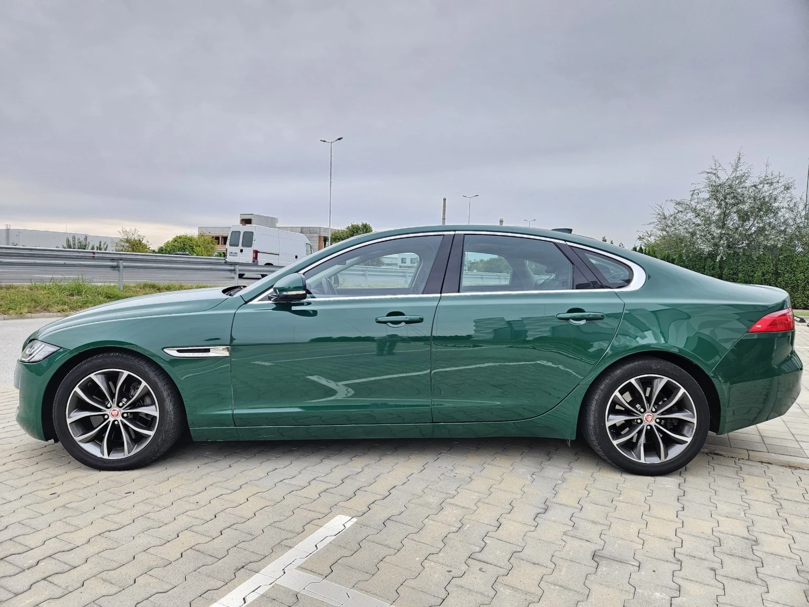 Jaguar Xf 3.0D swiss edition  - изображение 2