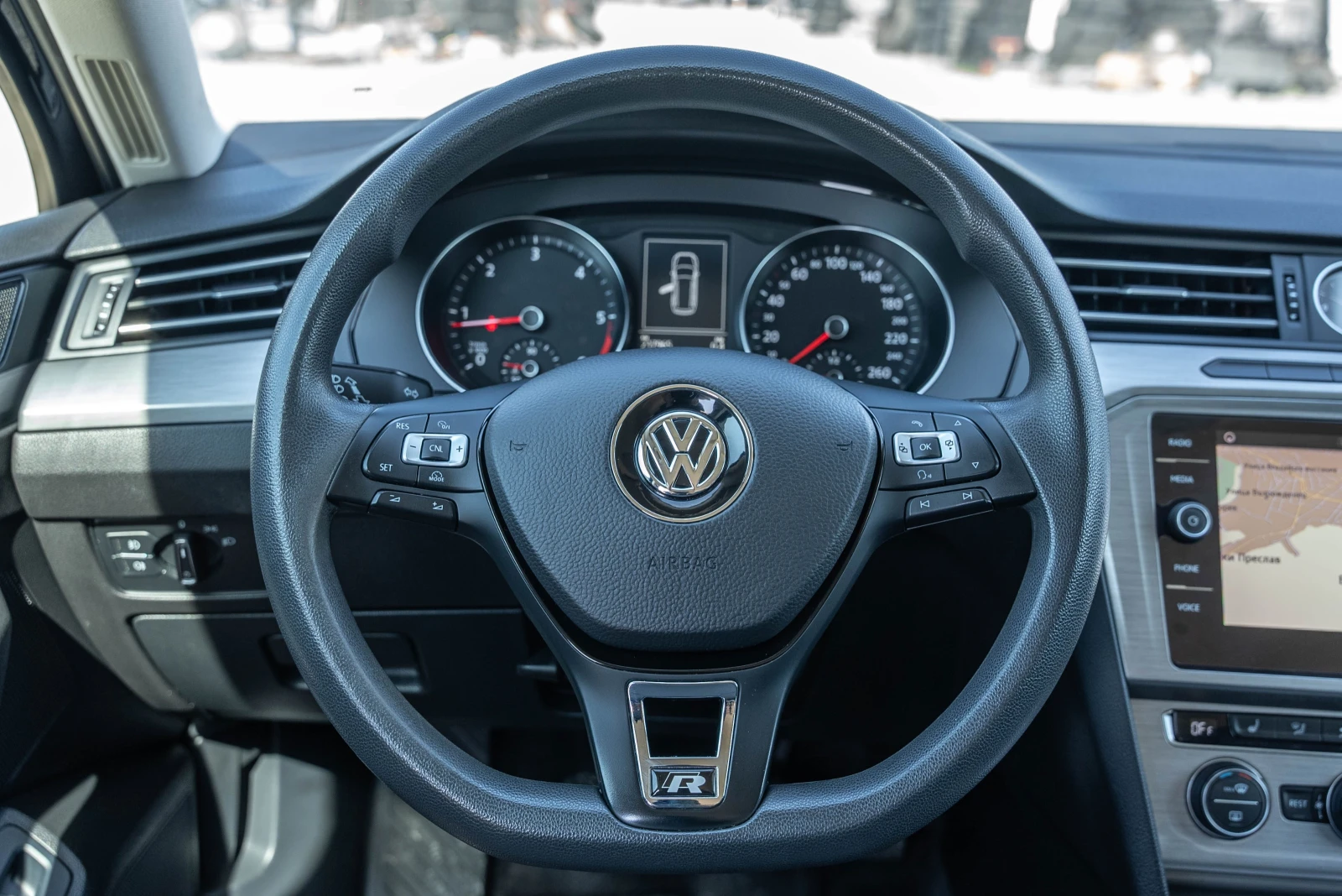 VW Passat 1.6 TDI R line | Mobile.bg   14