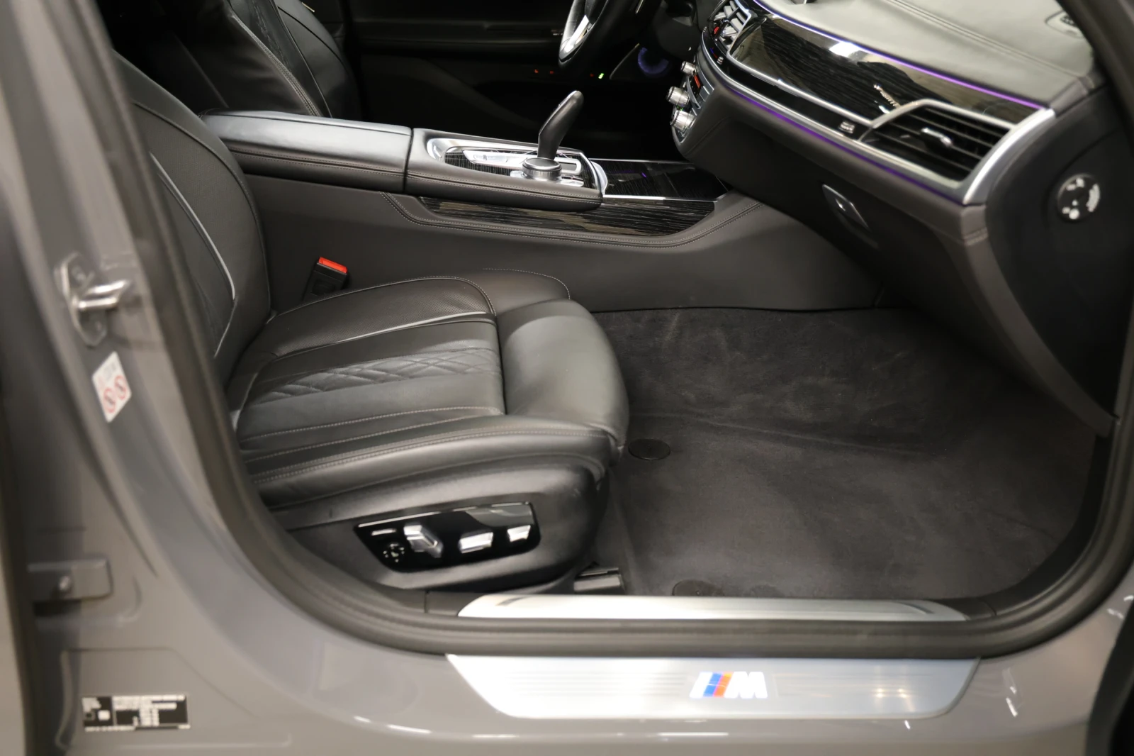 BMW 750 i Long xDrive M-Paket Individual | Mobile.bg   12