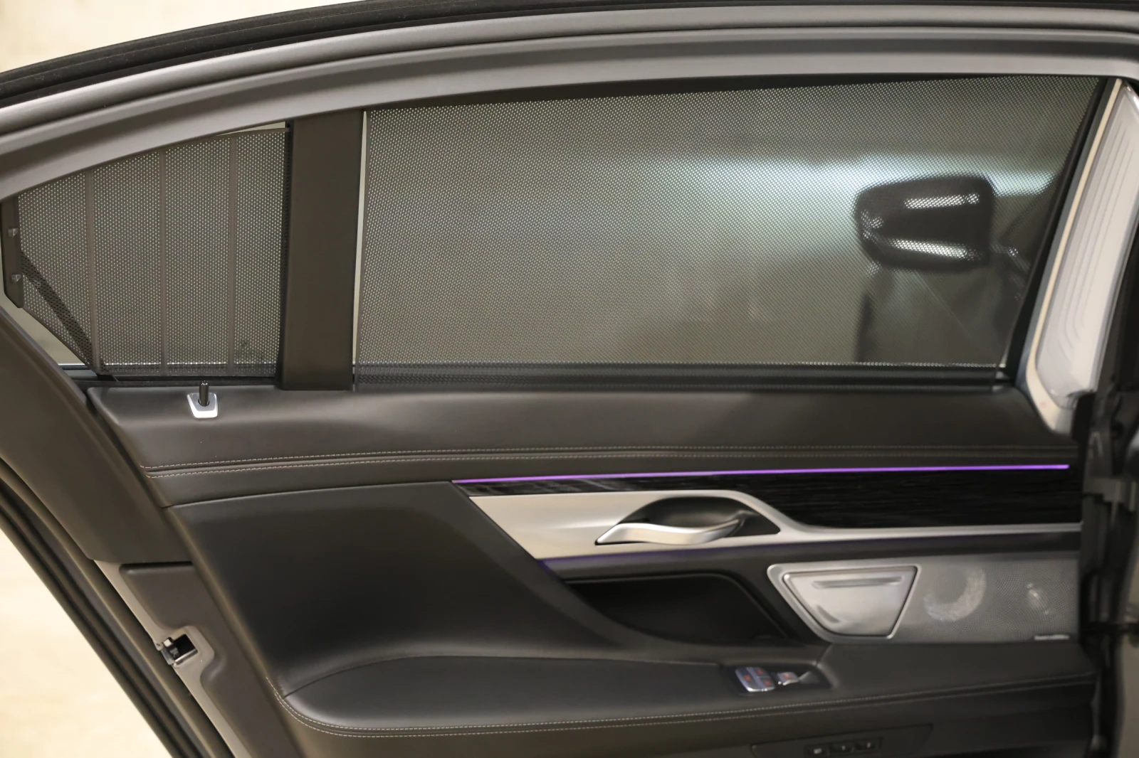 BMW 750 i Long xDrive M-Paket Individual | Mobile.bg   15