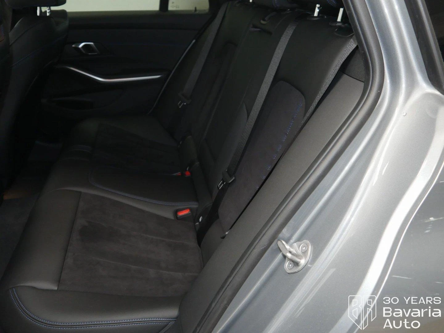 BMW 320 d Touring M Sport Paket - изображение 8