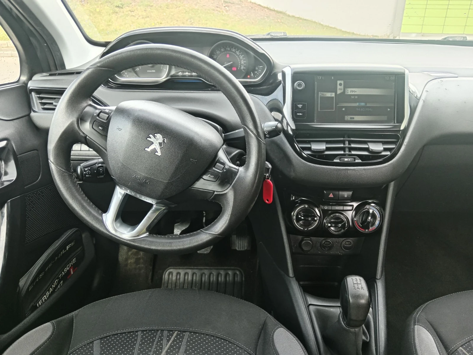 Peugeot 208 1.4i-95hp. | Mobile.bg   14