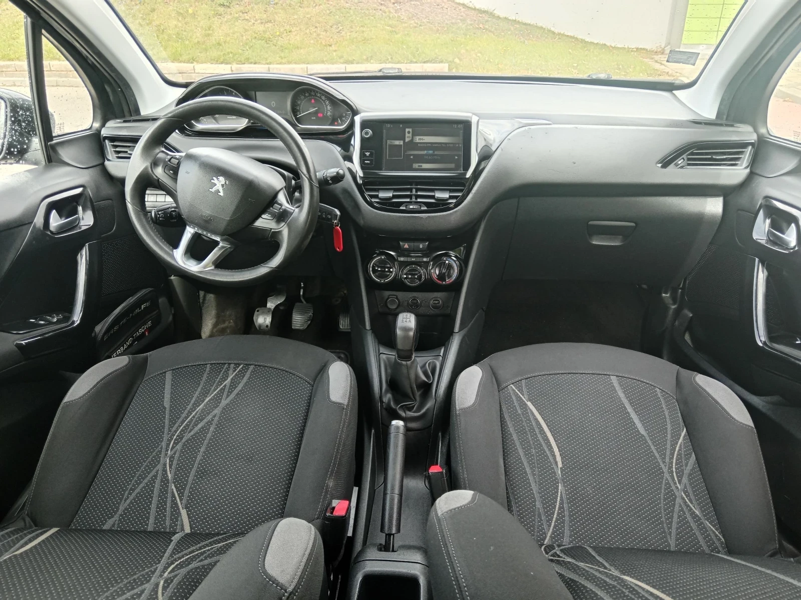 Peugeot 208 1.4i-95hp. | Mobile.bg   11