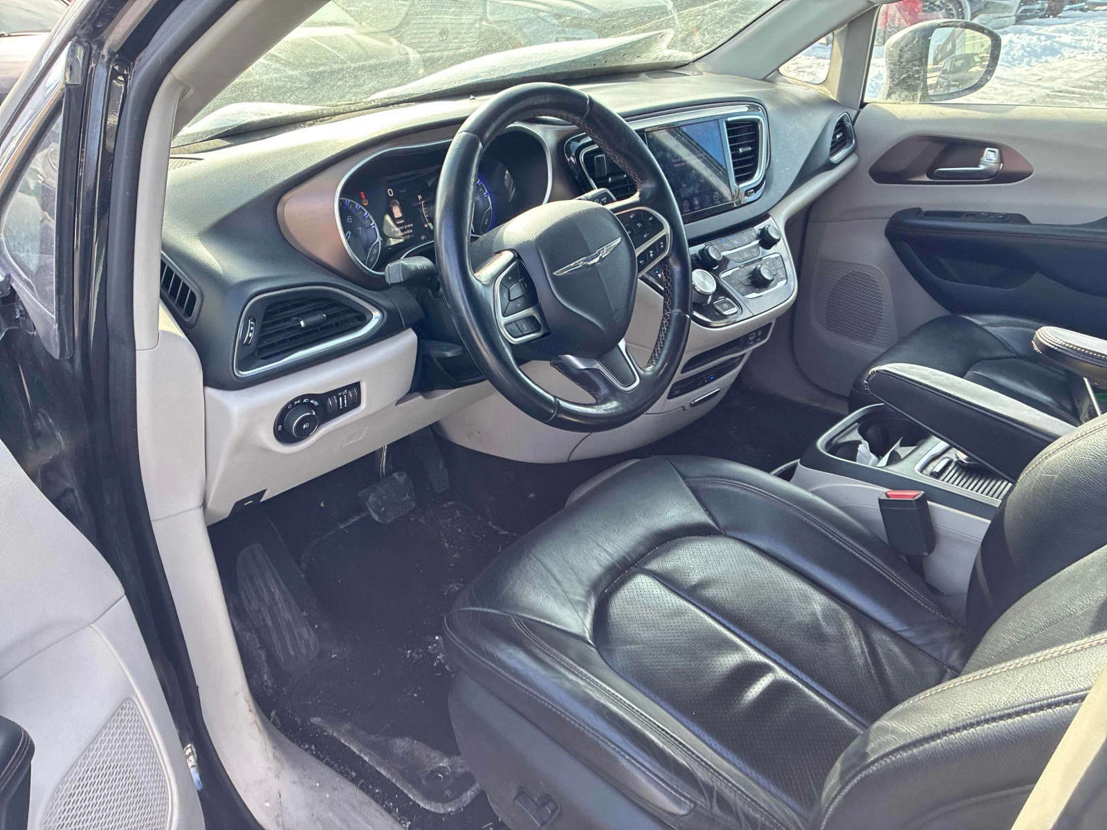 Chrysler Pacifica 3.6L 6cyl FWD - изображение 5