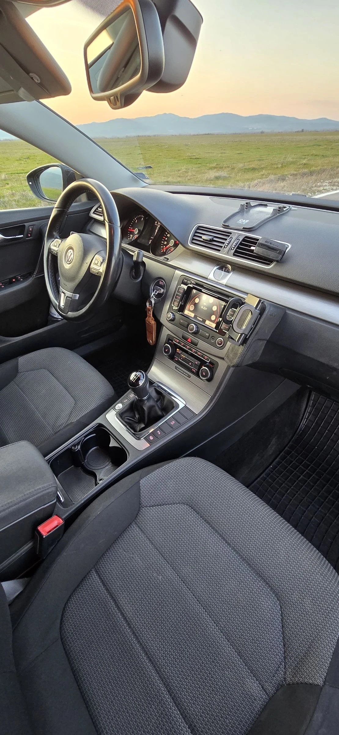 VW Passat 2.0TDI, снимка 9 - Автомобили и джипове - 53738176