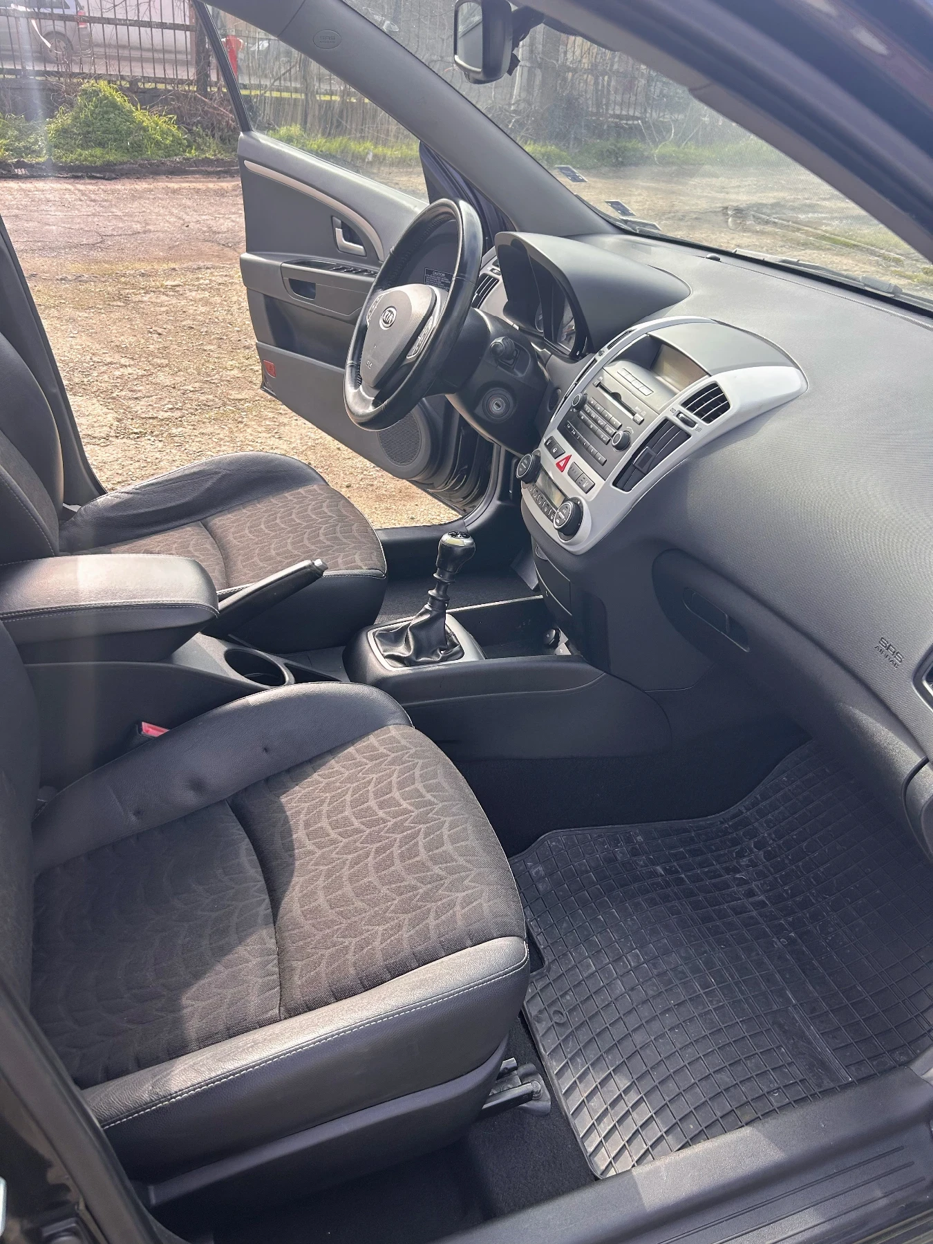 Kia Ceed 1.6 CRDI  125 К.С., снимка 11 - Автомобили и джипове - 53836100