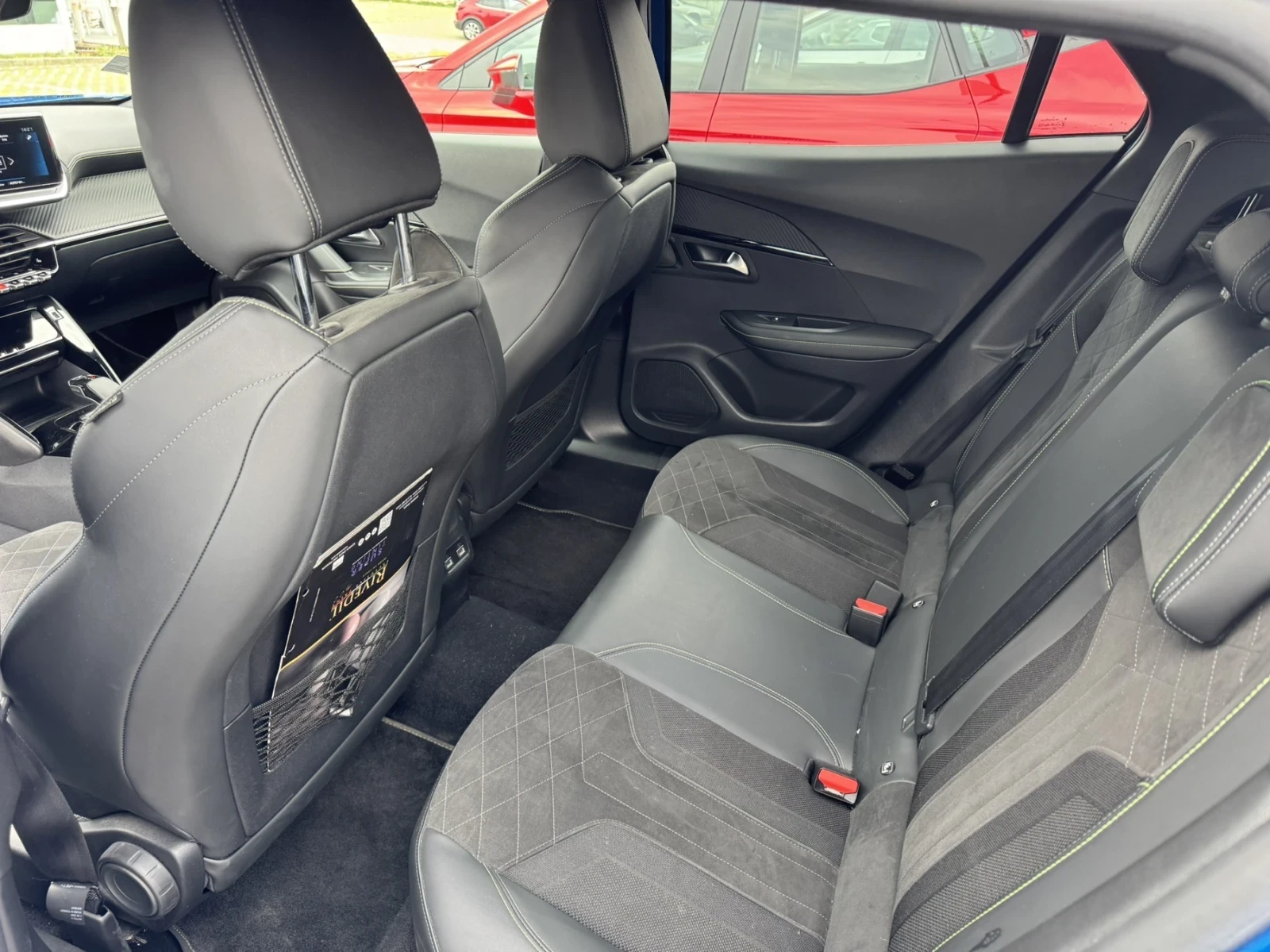 Peugeot 2008 GT, снимка 13 - Автомобили и джипове - 54257355