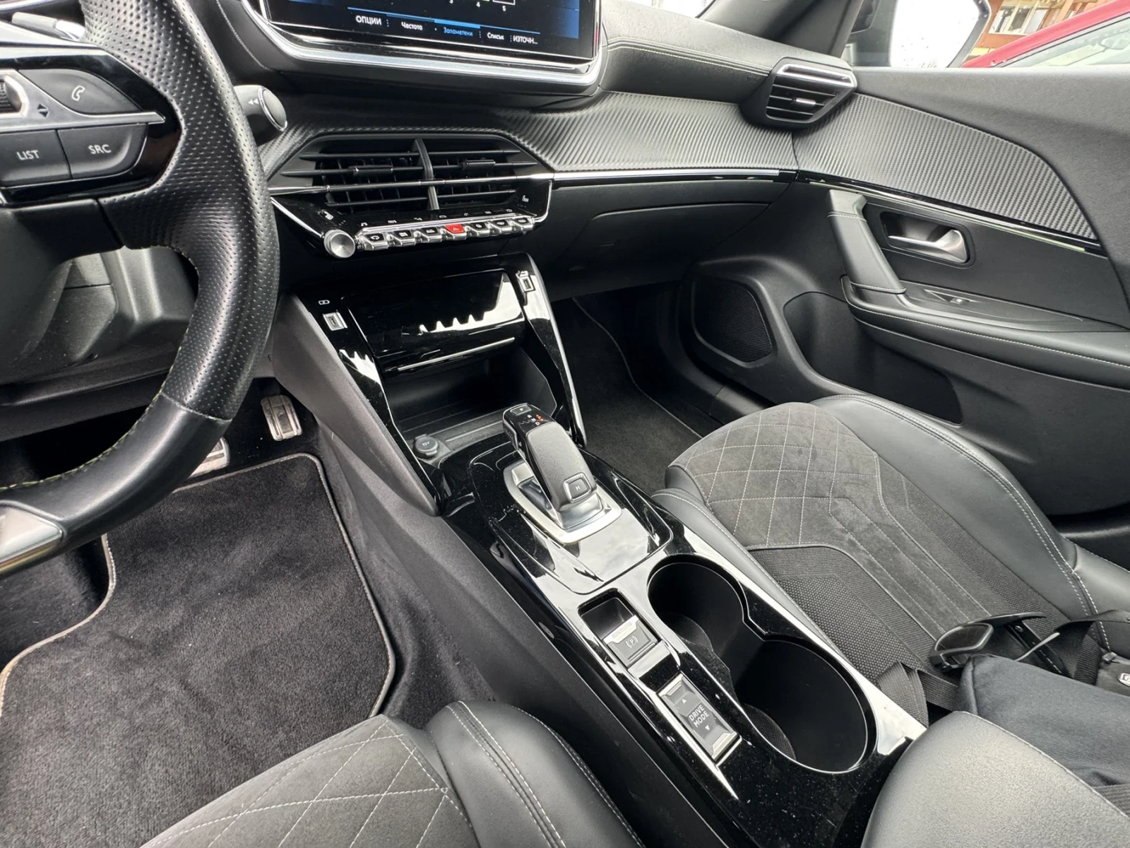 Peugeot 2008 GT, снимка 9 - Автомобили и джипове - 54257355