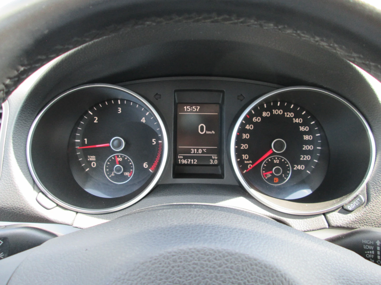 VW Golf Variant 1.6TDI 105Kc, снимка 12 - Автомобили и джипове - 54325243