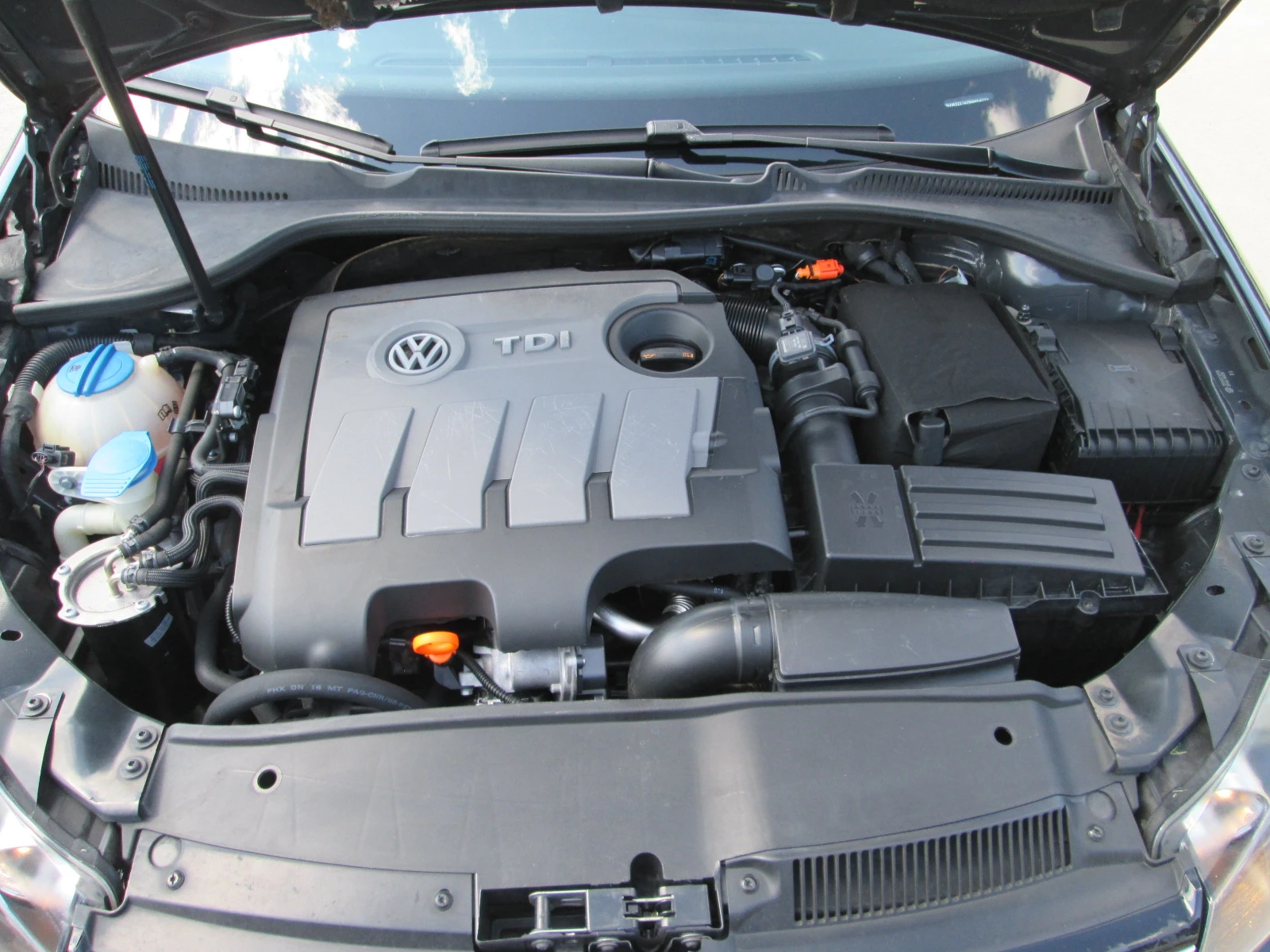 VW Golf Variant 1.6TDI 105Kc, снимка 17 - Автомобили и джипове - 54325243