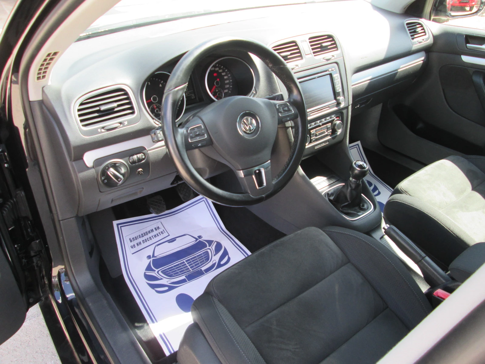 VW Golf Variant 1.6TDI 105Kc, снимка 11 - Автомобили и джипове - 54325243