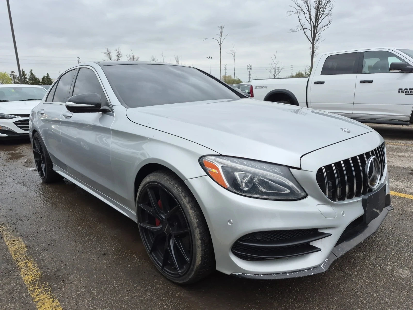 Mercedes-Benz C 400 AMG * BURMESTER * ПАНОРАМА * CARFAX * , снимка 2 - Автомобили и джипове - 54553155