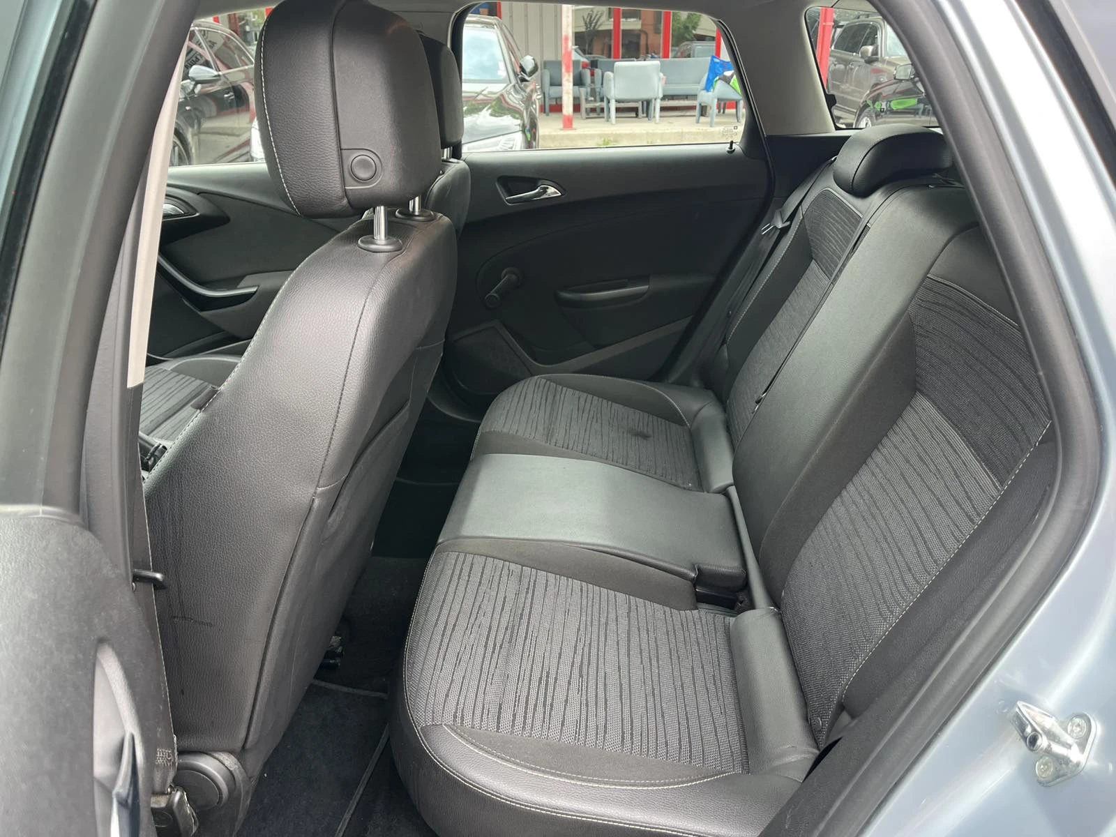 Opel Astra 1.6 DISEL ЕУРО 6, снимка 17 - Автомобили и джипове - 54618125