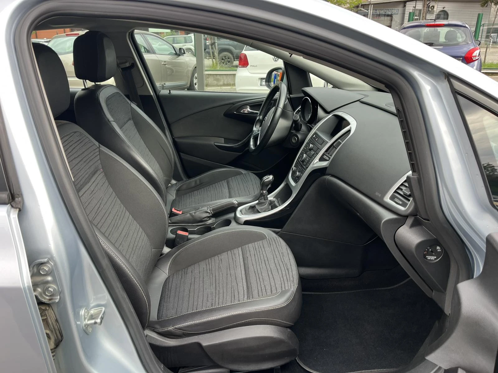 Opel Astra 1.6 DISEL ЕУРО 6, снимка 10 - Автомобили и джипове - 54618125