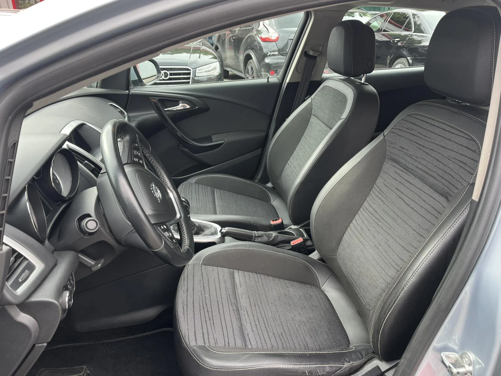 Opel Astra 1.6 DISEL ЕУРО 6, снимка 12 - Автомобили и джипове - 54618125