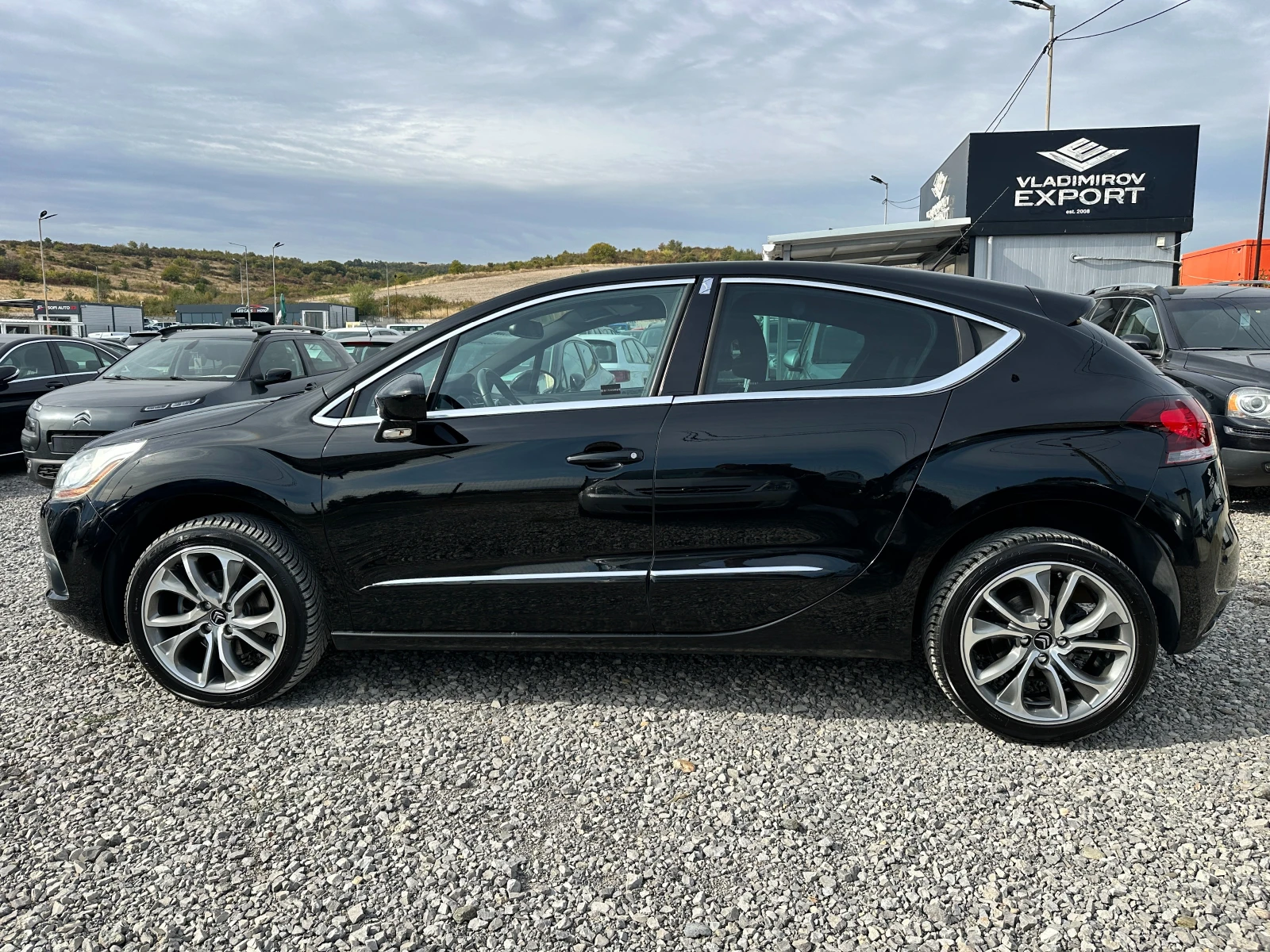 Citroen DS4 2.0HDI SPORT CHIC / Реални КМ / 1-Собственик , снимка 2 - Автомобили и джипове - 54702576