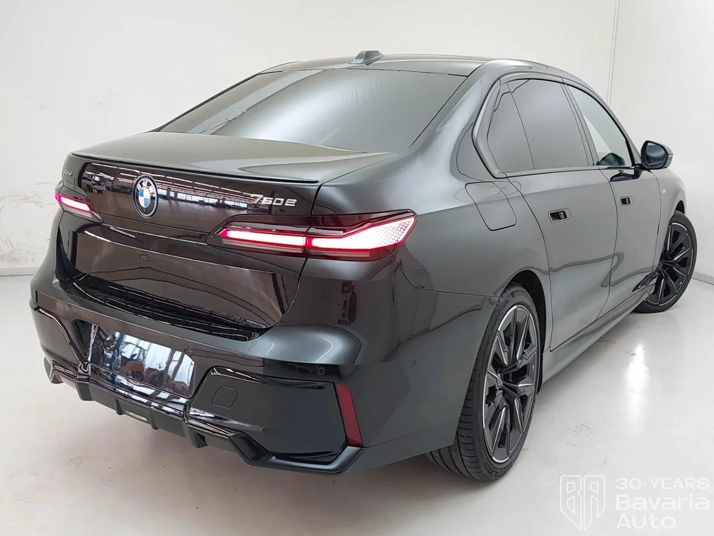 BMW 750 e xDrive M Sport Paket, снимка 3 - Автомобили и джипове - 54969968