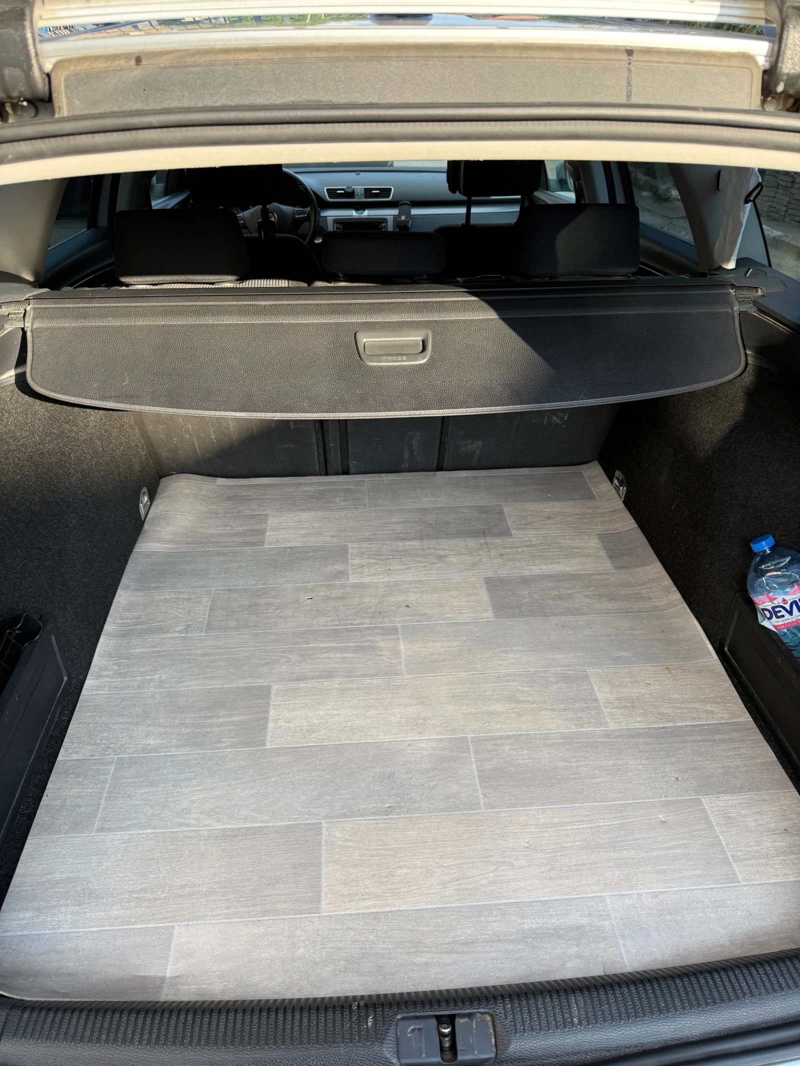 VW Passat 1.6 TDI, снимка 11 - Автомобили и джипове - 55136776