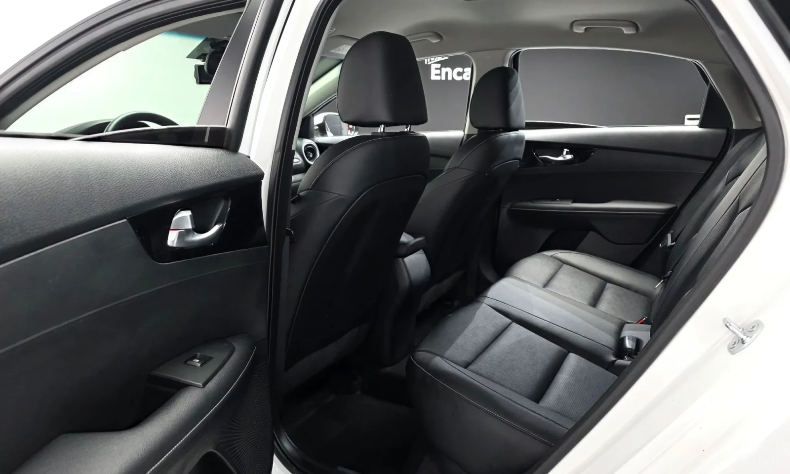 Kia K3, снимка 11 - Автомобили и джипове - 55200616